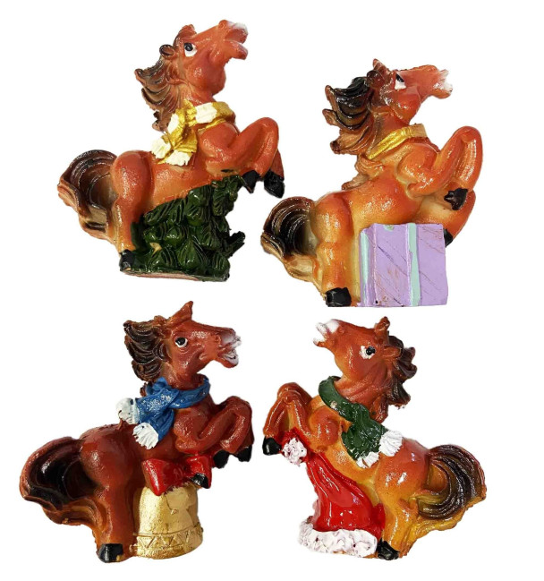 detail Suvenýr „Vánoční koník se šálou“, 6×2,5×6,8 cm